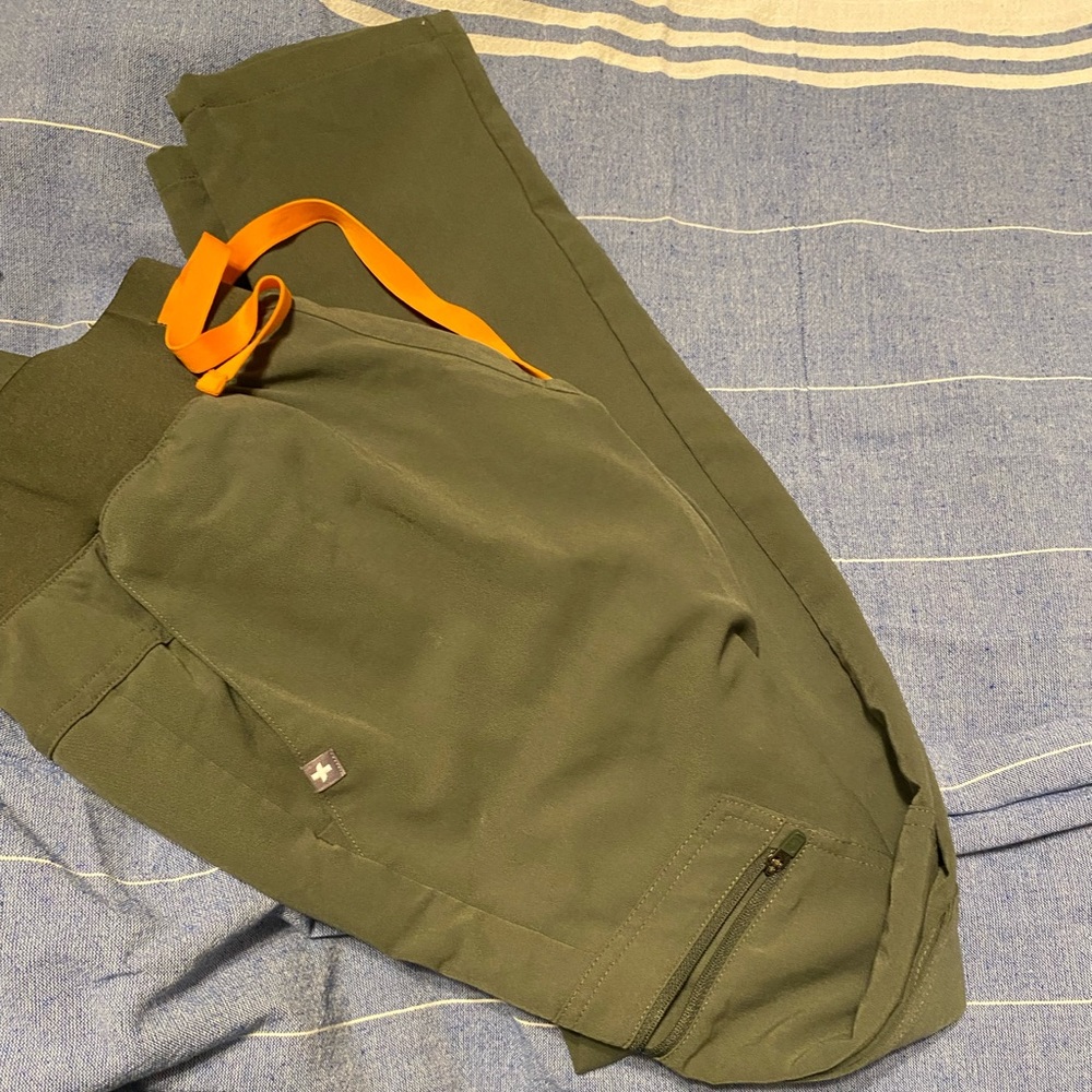 Figs Womens Olive Green Scrub Pants XS USED